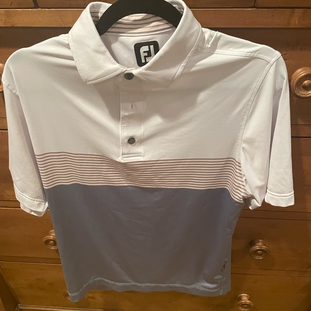 Footjoy men’s performance golf shirt. Size small